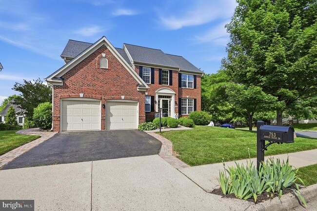 Building Photo - 753 Bonnie Ridge Dr NE