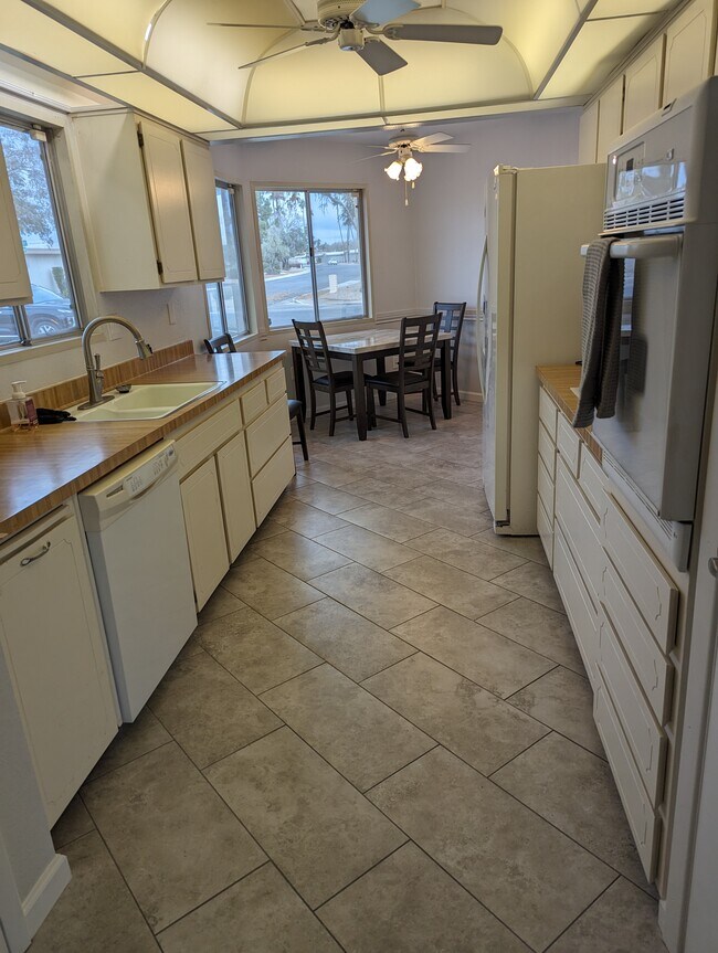 Photo - 10201 W Hutton Dr Unidad Hutton House