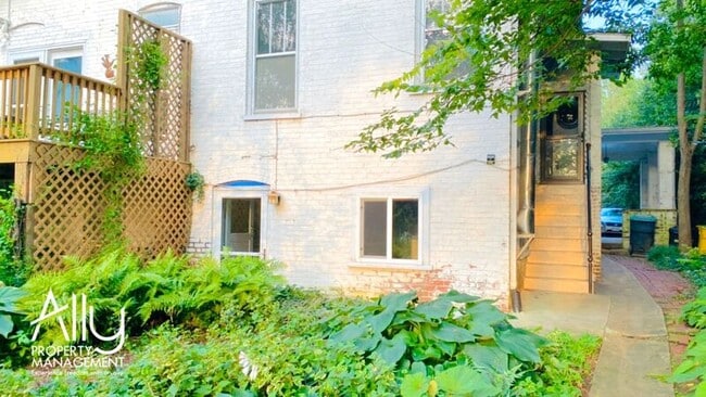 Building Photo - 709 Park St Rental
