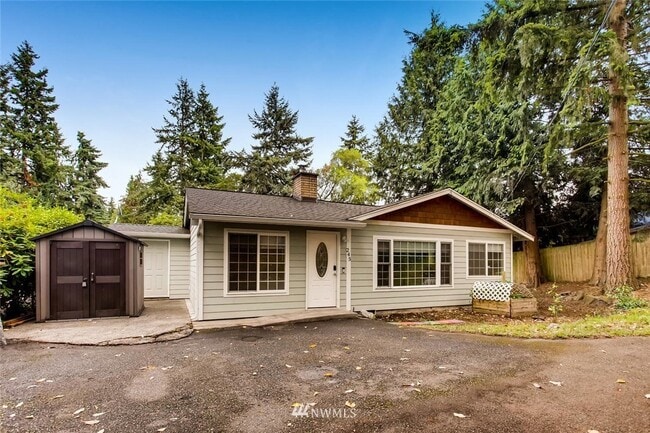Building Photo - 245 S 126th St Rental