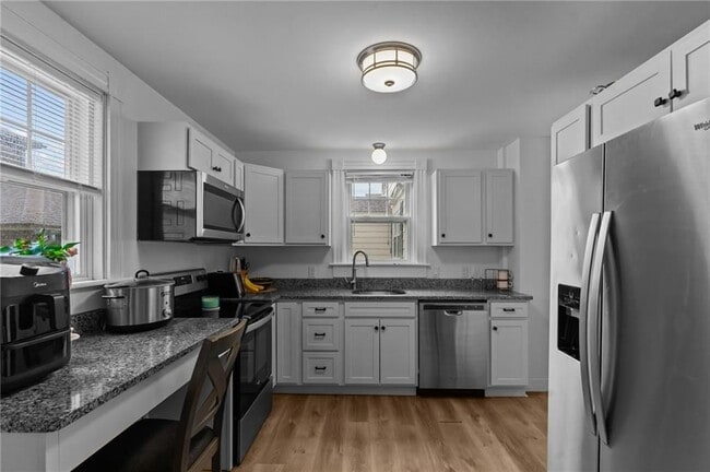 Photo - 44 Bedlow Ave