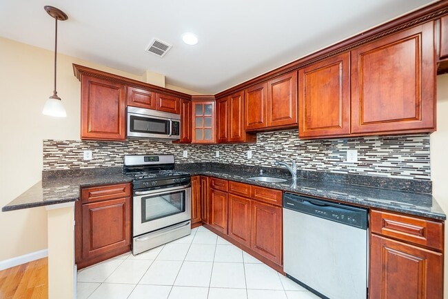 Photo - 43 Manhattan Ave Unit 2