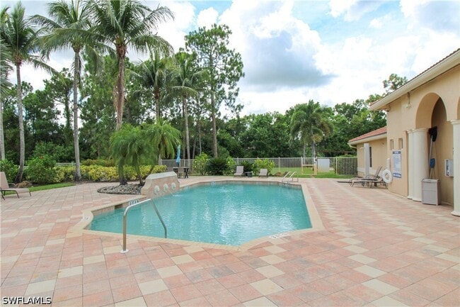 Building Photo - 8215 Ibis Club Dr Unit 102