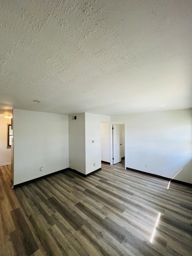 1006 Archer Ave