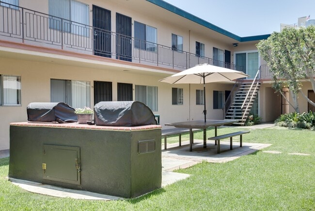 El Dorado Apartments - El Dorado Apartments