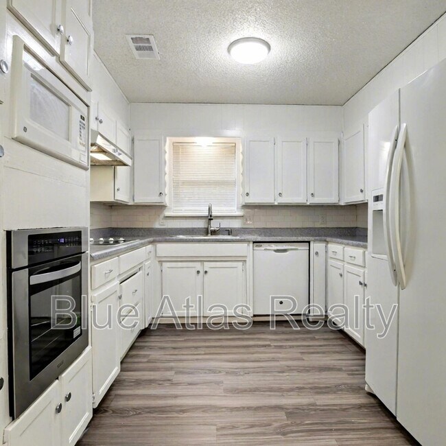 Photo - 6537 Meadowview Ln