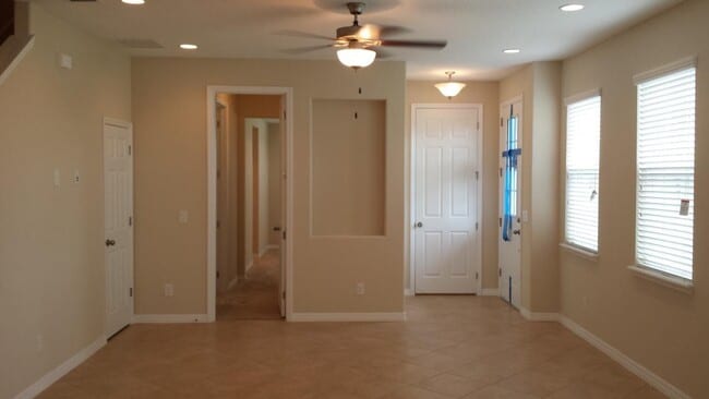 Photo - 3 Bed 2.5 Bath Tech Savy Corner Townhouse ...