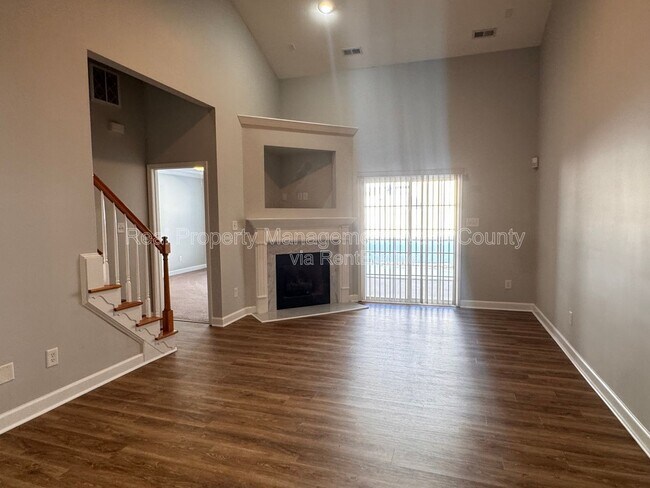 Photo - 7310 Caversham Way