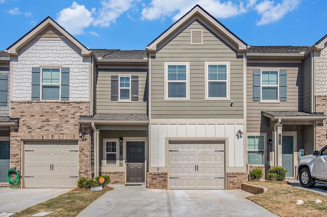 Well Kept 3BR/2.5BA Townhome in South Fulton! - Well Kept 3BR/2.5BA Townhome in South Fulton!