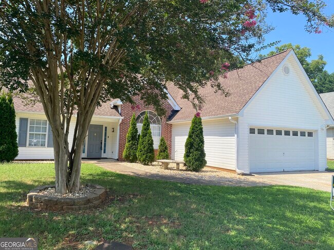 Photo - 900 Harbins View Dr