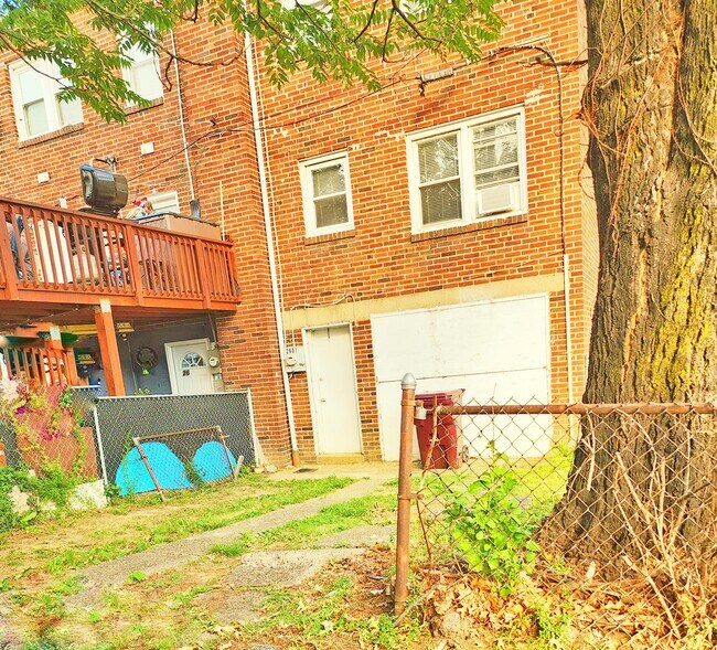 Photo - 2601 N Heald St