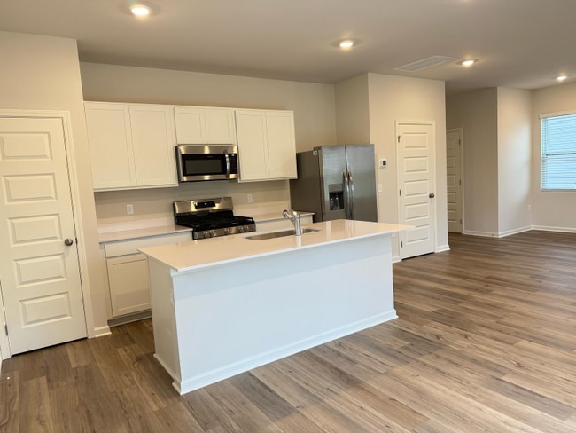 Photo - 600 Lyness Dr