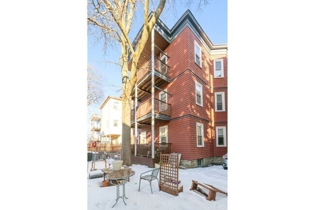 Building Photo - 34 Belknap St Unit 2 Rental
