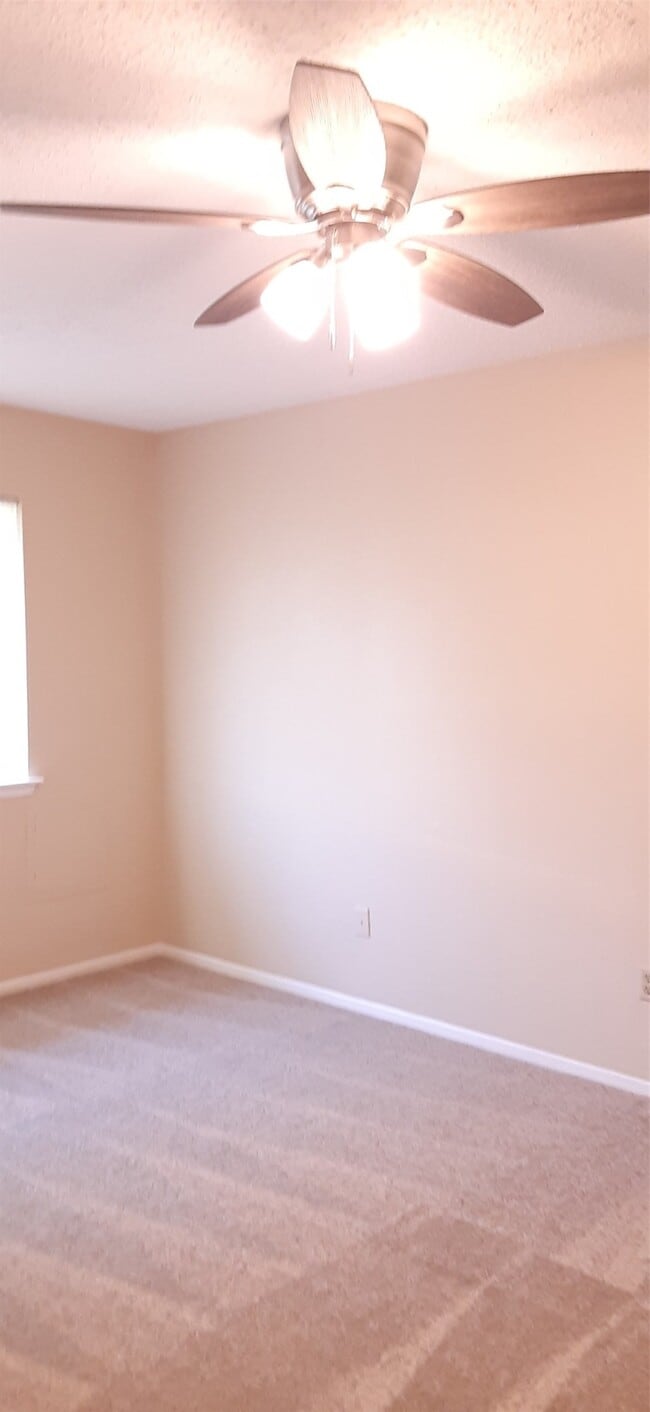 Photo - 8527 Ashlawn Dr