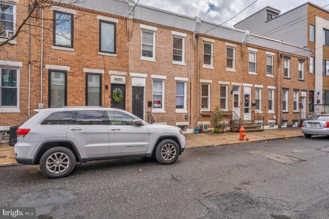 Photo - 3227 Chatham St