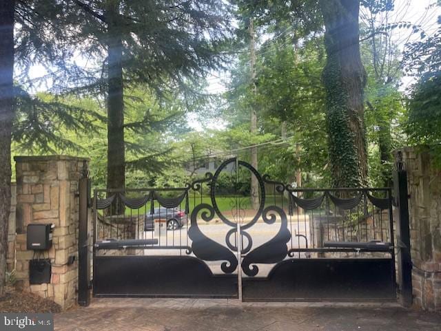 Photo - 5301 Goldsboro Rd