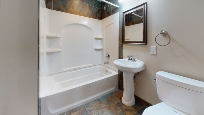 Photo - Updated 5-Bedroom House Close to U of M Ca...