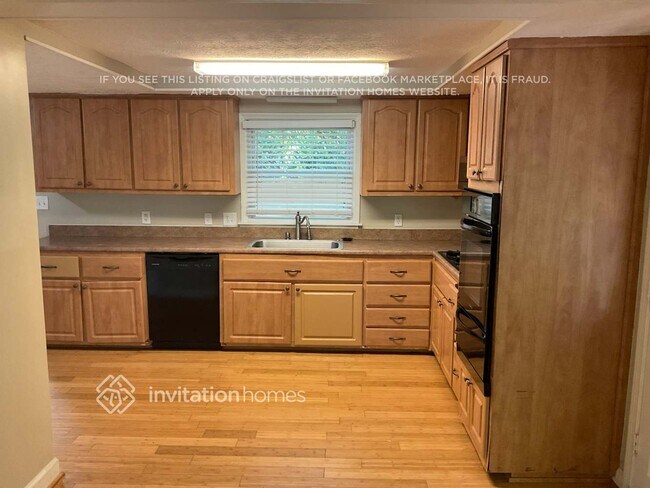 Photo - 4620 Hames Terrace NW