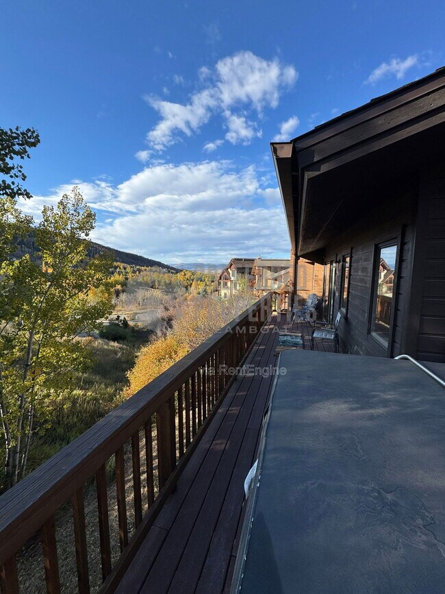 Photo - 2930 Alpenglow Way