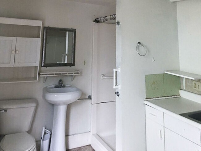 Photo - Spacious 5-Bedroom, 4-Bathroom Home Near UVM & Downtown Burlington (10 Walnut St)