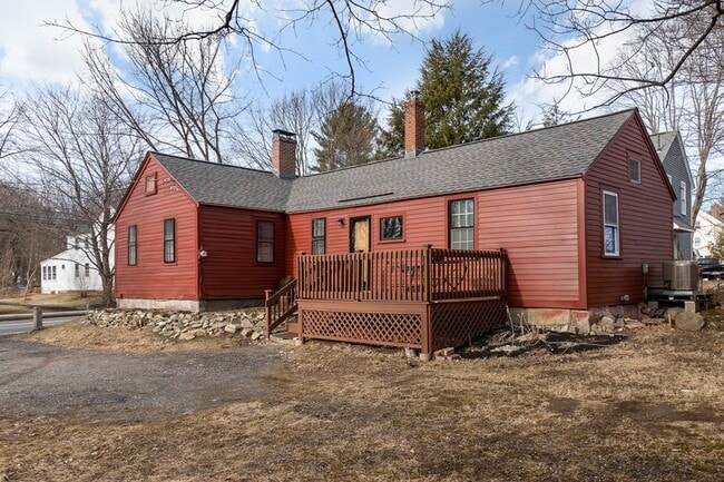 Building Photo - 25 Elm St