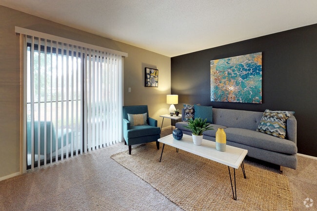 2BR, 1.5BA - 1000 SF - Summerville Station