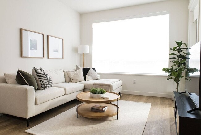 Photo - Lynnmour Apartments