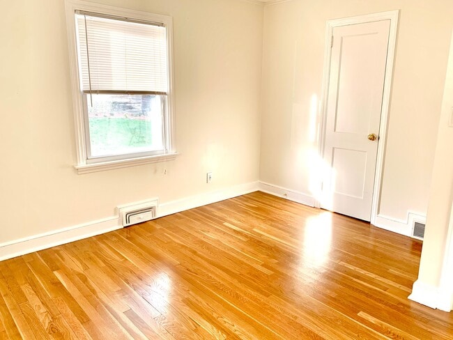 Photo - 1 Ledgewood Dr