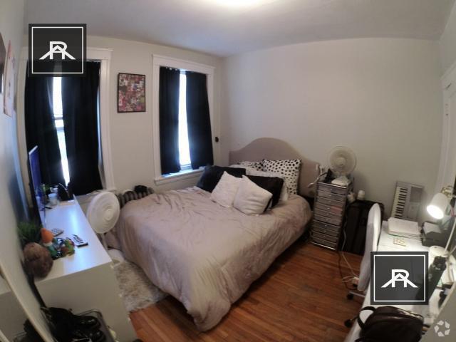 Building Photo - 3 bedroom in Brookline MA 02446 Unit 1 Rental