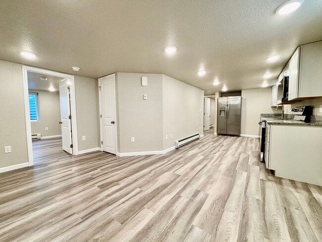 Building Photo - 3-Bed, 2-Bath Beauty in a Can’t-Miss Locat... Rental