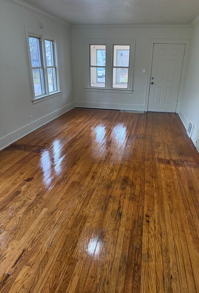 Photo - 2414 Mallery St