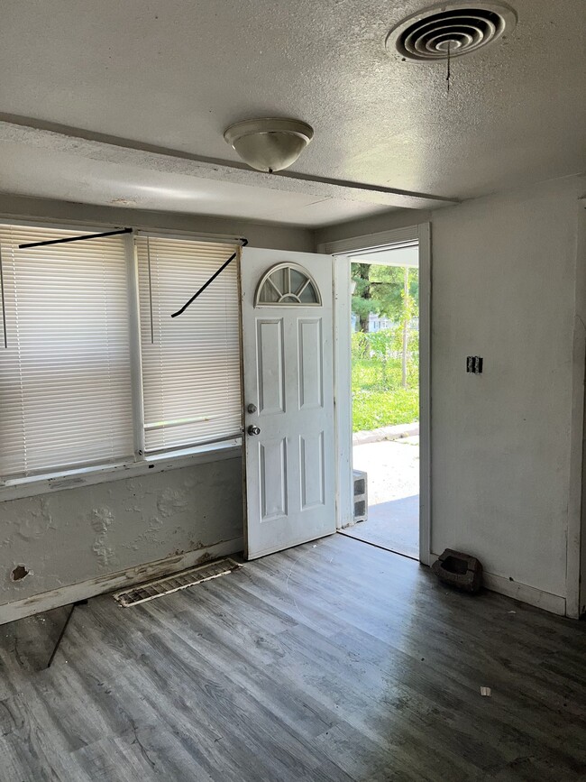 Photo - 1524 N Summit Ave