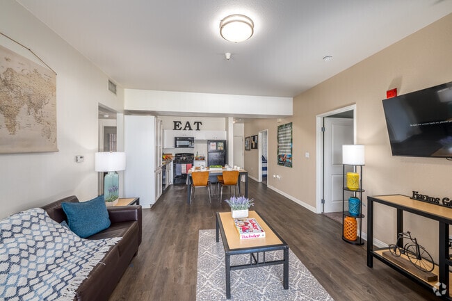 4BR, 4BA - 1,415SF - Kitchen/Living Room