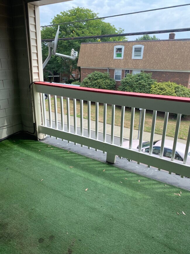 Photo - 33 Trenton St Unidad 2nd floor R