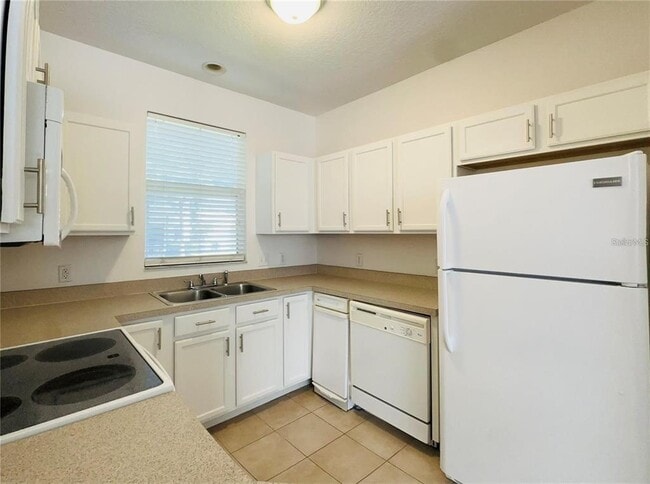 Photo - 207 Golden Pond Ct