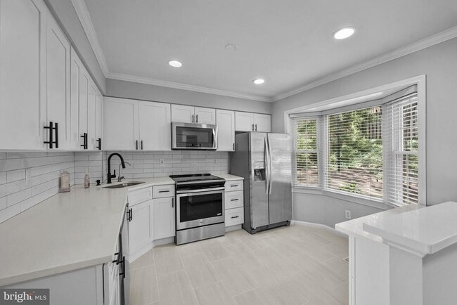 Photo - 2035 S Glebe Rd