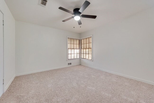 1233 Marion Ave