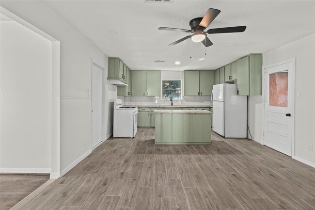 Photo - 2811 Morningside Ln