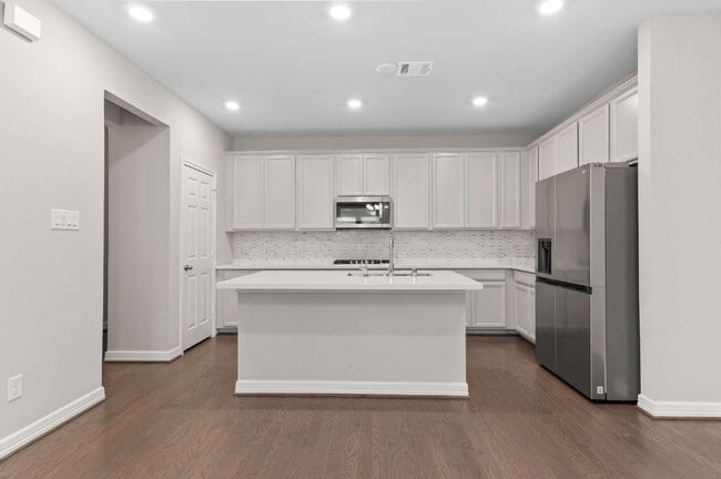9511 Towne Lake Pkwy