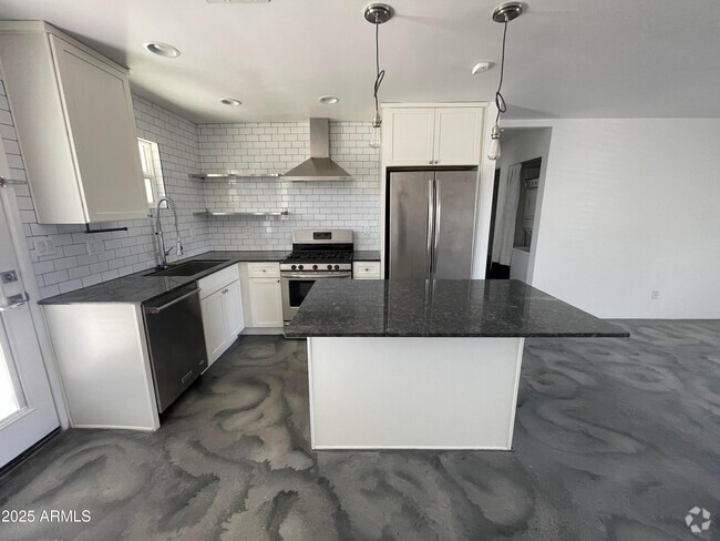 Building Photo - 3416 N 37th St Unit 11 Rental