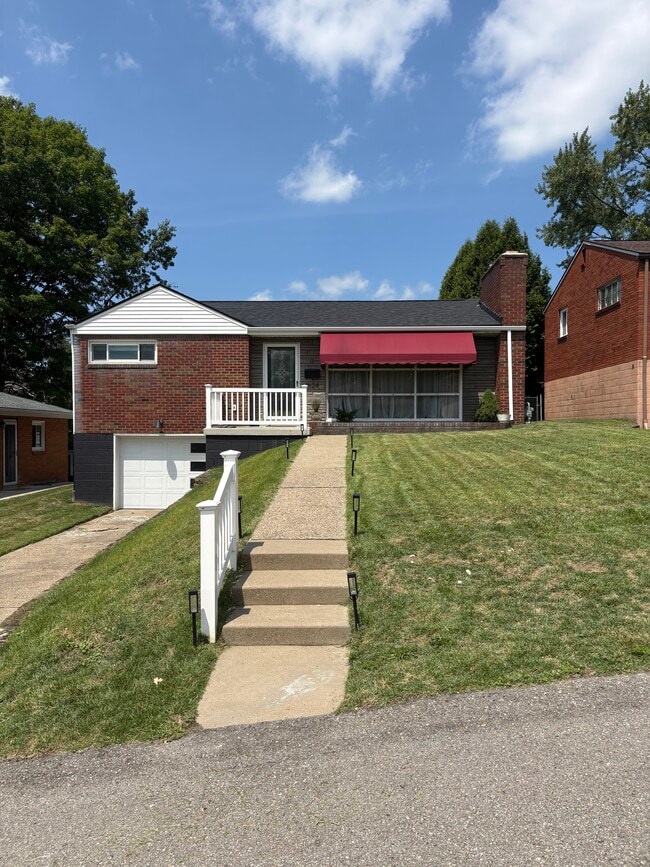 Photo - 1624 Sillview Dr