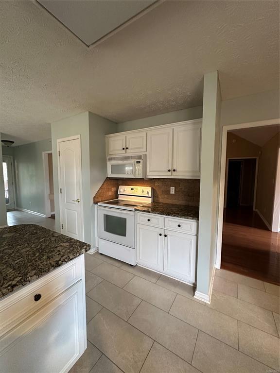 Photo - 924 Silver Creek Cir