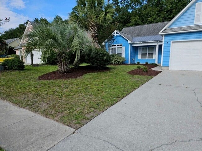 Building Photo - Tropical style cottage home, 4 Br, 2 car garage!  Winnabow/ Leland Area. Brunswick County