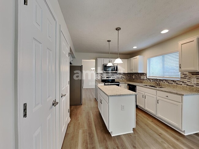 Photo - 170 Old Carriage Ct