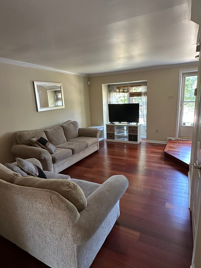 Photo - 8903 Rosewood Way