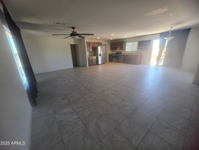 Photo - 952 S 305th Ave