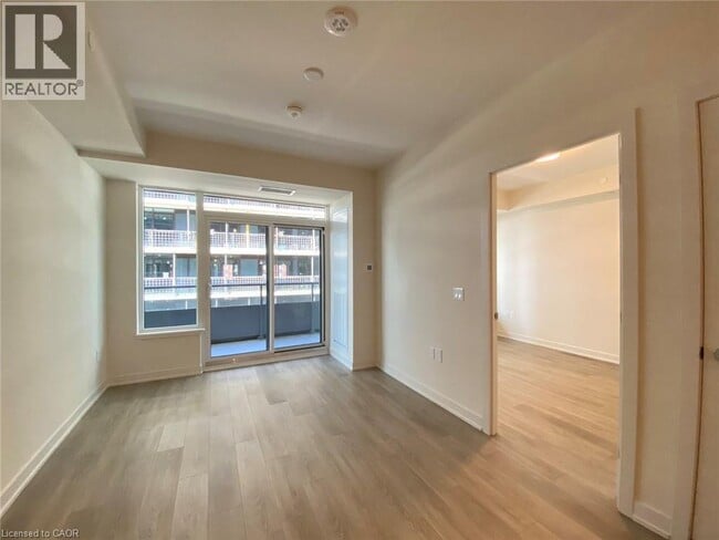 Photo - 212 King William St Unité 1010