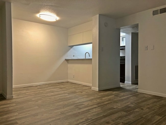 Photo - Oak Creek Village