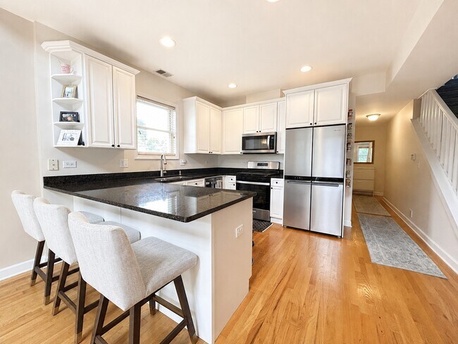 2855 N Damen Ave Unit 2855 N Damen