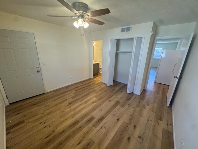 Photo - 208 Lindell Dr